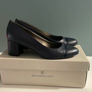 Bandolino navy pumps - 8.5
